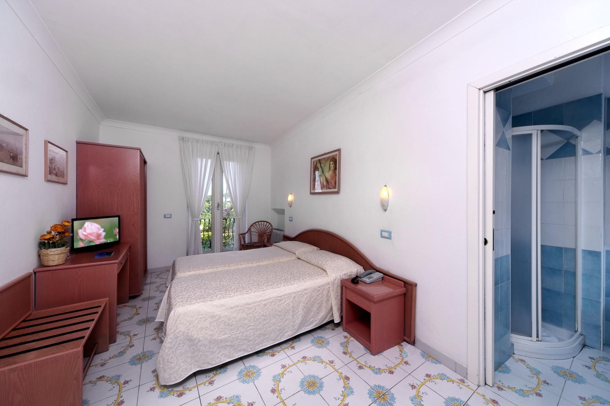 Hotel Bellevue Benessere & Relax Ischia Bagian luar foto
