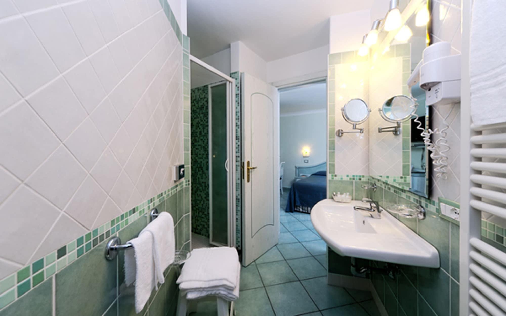 Hotel Bellevue Benessere & Relax Ischia Bagian luar foto